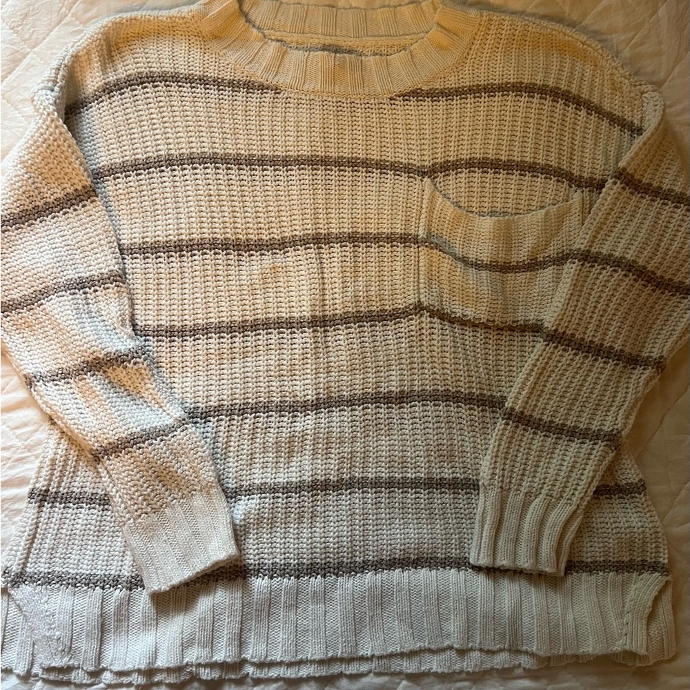 American Eagle Outfitters Cream and Gray Crew Neck Sweater
